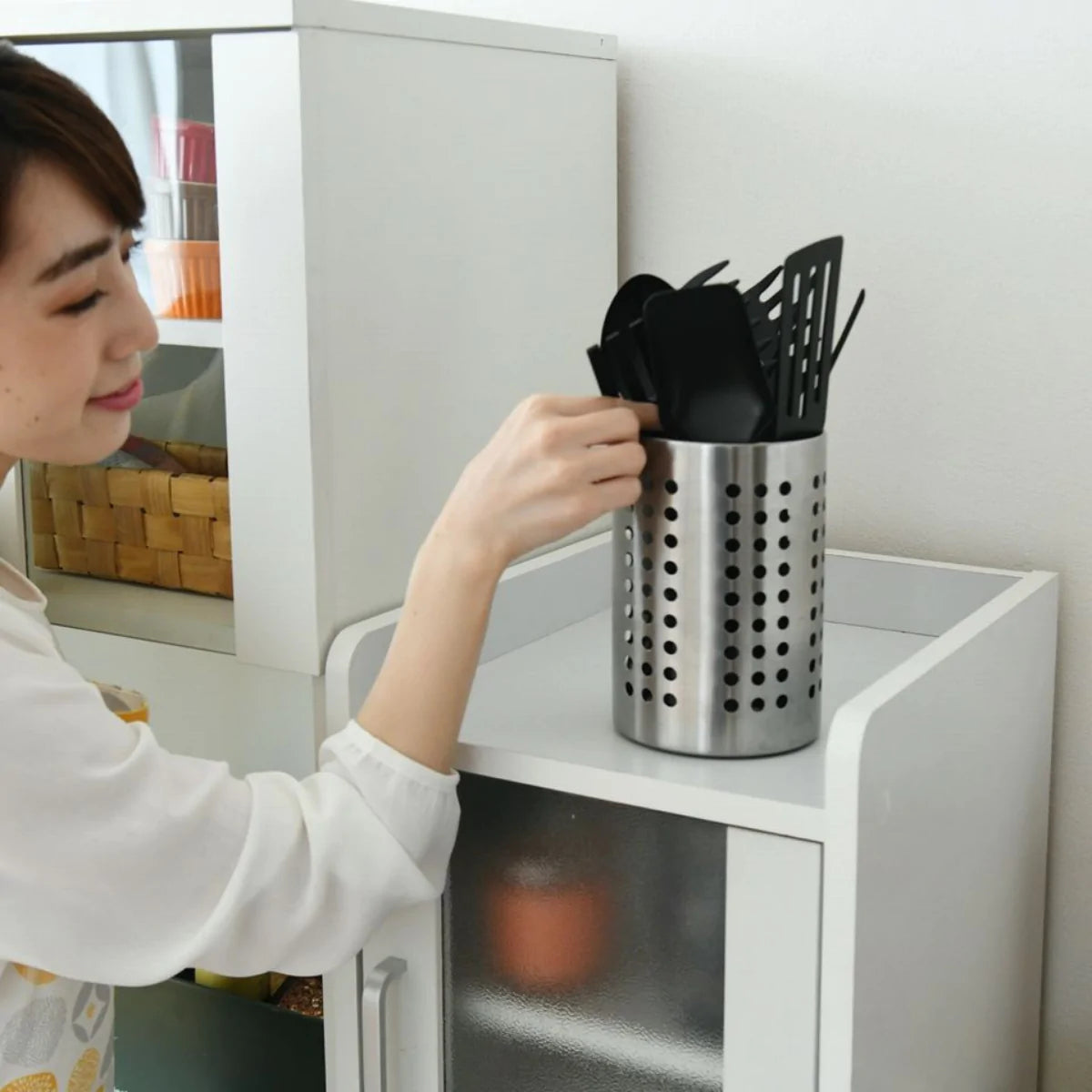 【お客様組立品】スマートキッチンシリーズ ミニ 食器棚 幅30 高さ120 扉付キッチンラック FKC-0645【全2色】
