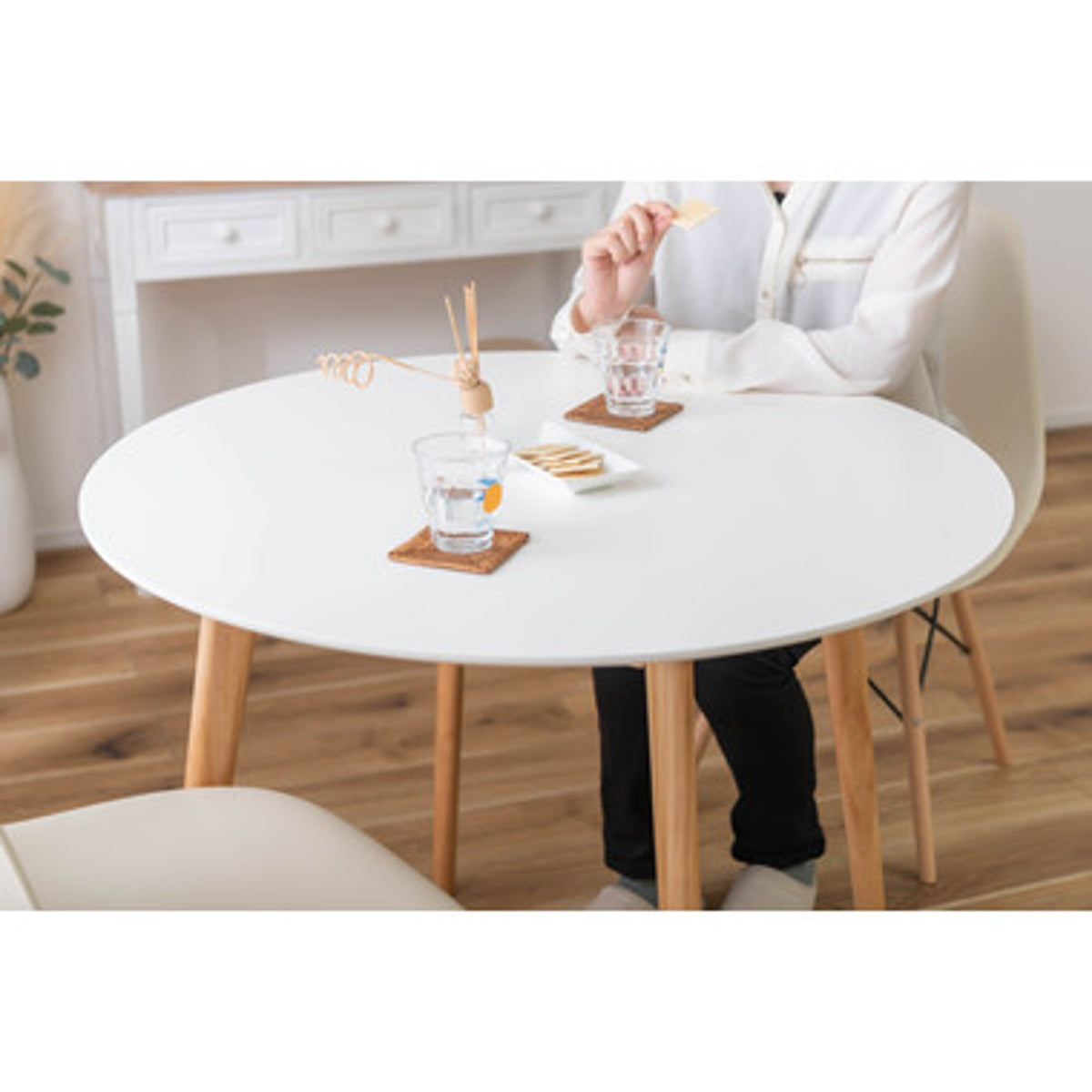 ラウンドテーブル TAP-001WH