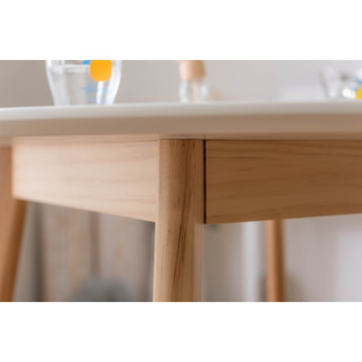 ラウンドテーブル TAP-001WH