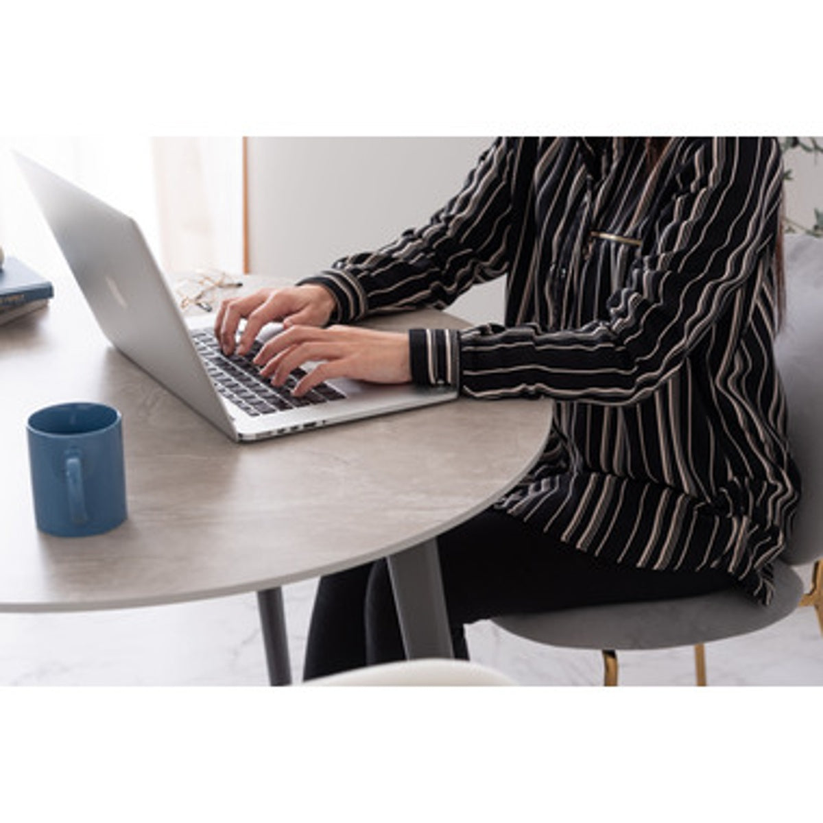 ラウンドテーブル TAP-201GY